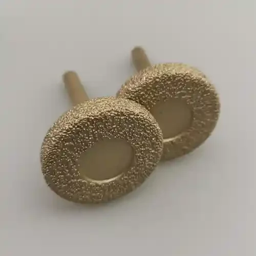 Brazed diamond bit for grinding cast iron